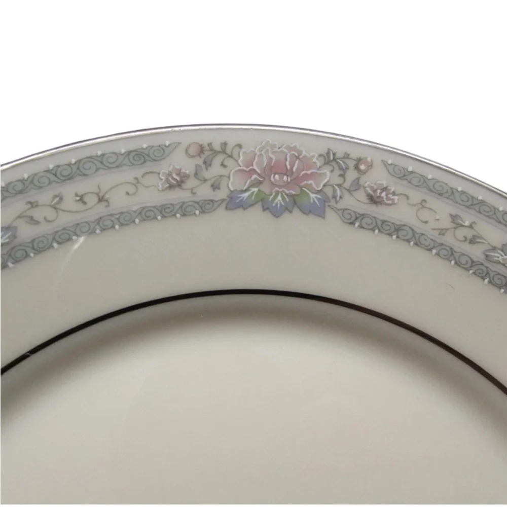 Lenox charming bread